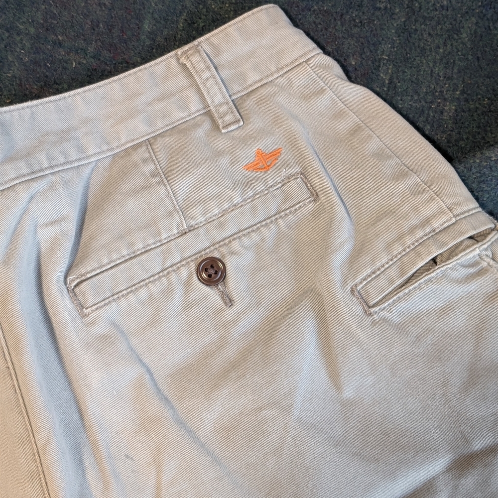 Dockers 32" W Grey Shorts